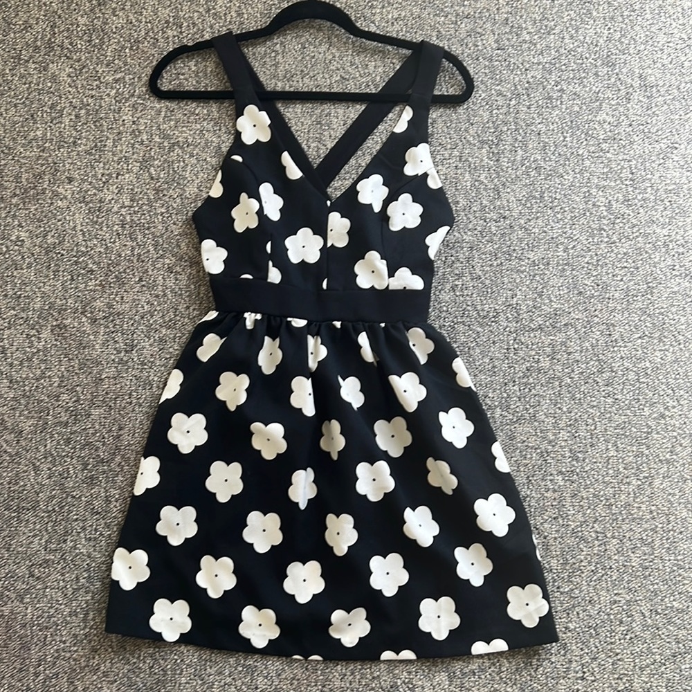 Lulus black beige floral fit and flare dress, cross back, zipper, v neck size S